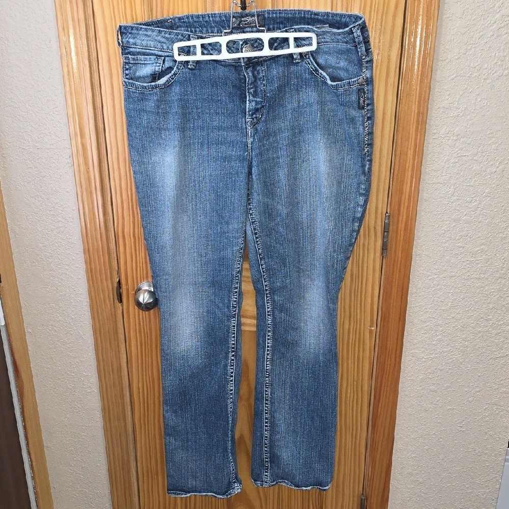 Silver Jeans- Natsuki Style- Size 18/33